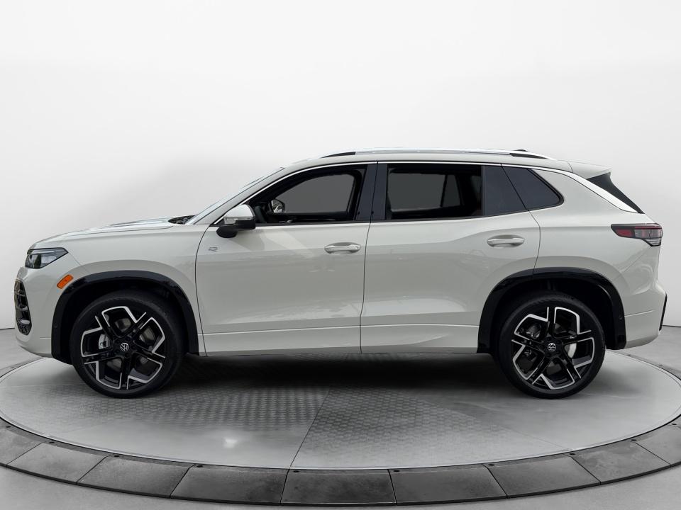 2027 Volkswagen Tiguan SEL R-Line Turbo