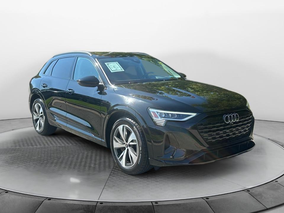 2024 Audi Q8 e-tron Premium