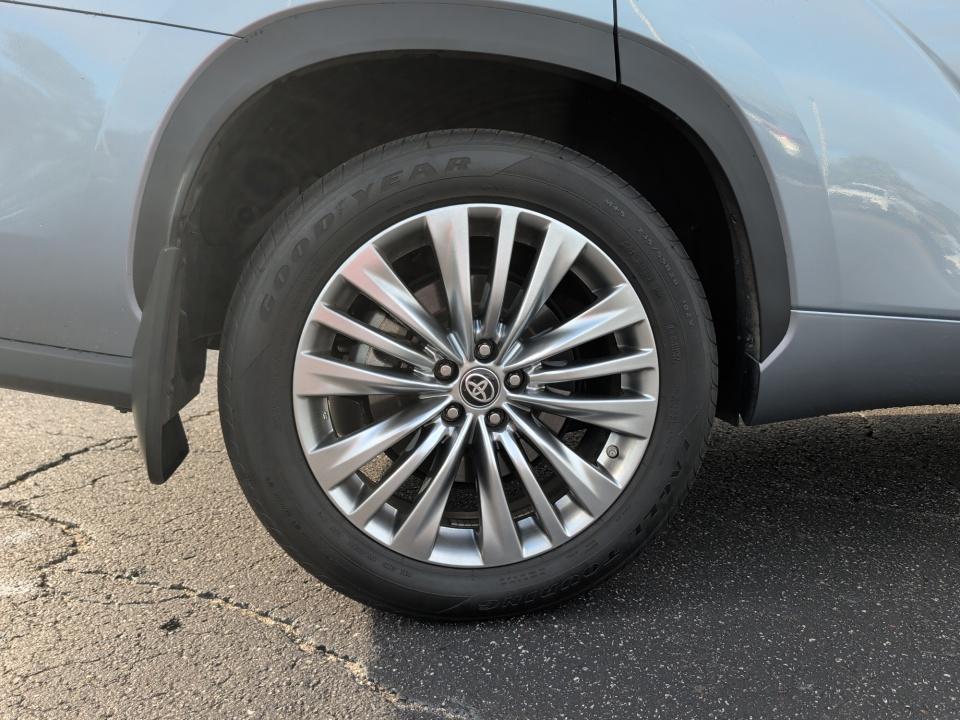 2024 Toyota Highlander Hybrid Hybrid Platinum