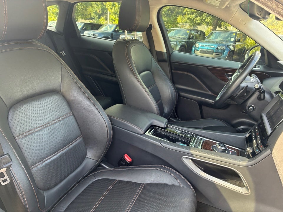 2019 Jaguar F-PACE 30t Prestige