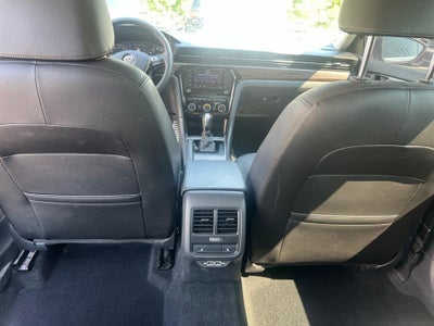 2022 Volkswagen Passat 2.0T Limited Edition